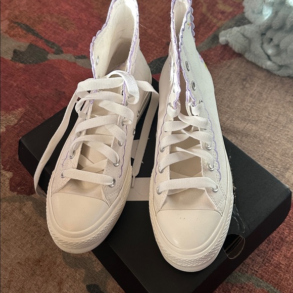 Converse - Picture 2 of 8